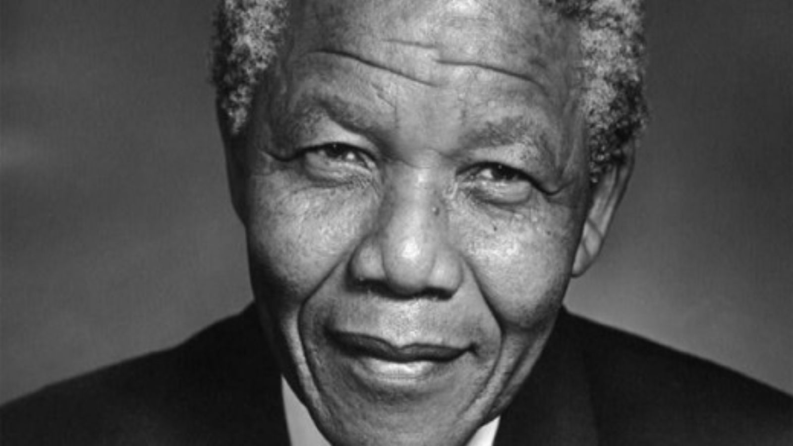 nelson-mandela-black-and-white-photo